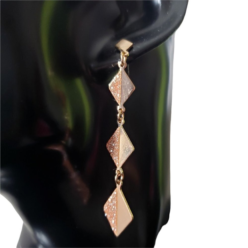 Womens 3 Tiered Gold Textured Linked Diamond Shaped Dangling Drop Stud Earrings